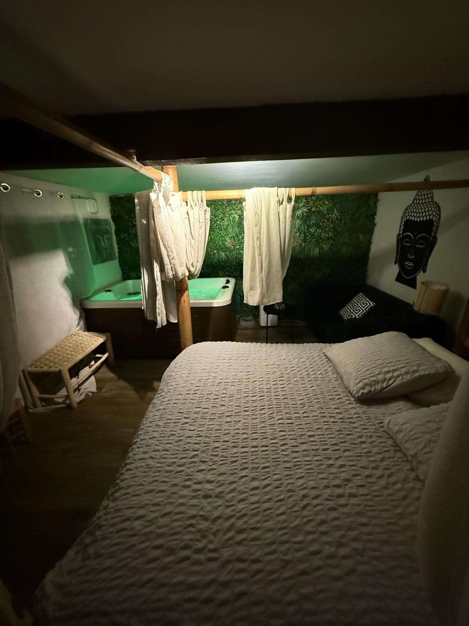 love room jacuzzi marseille